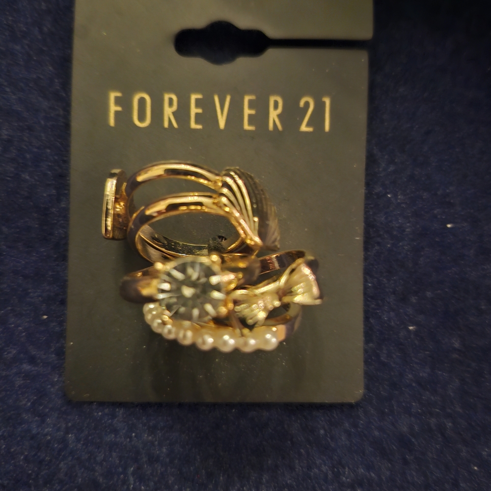 Forever 21 Gold and Crystal Ring Set Size 7 (New On Card)